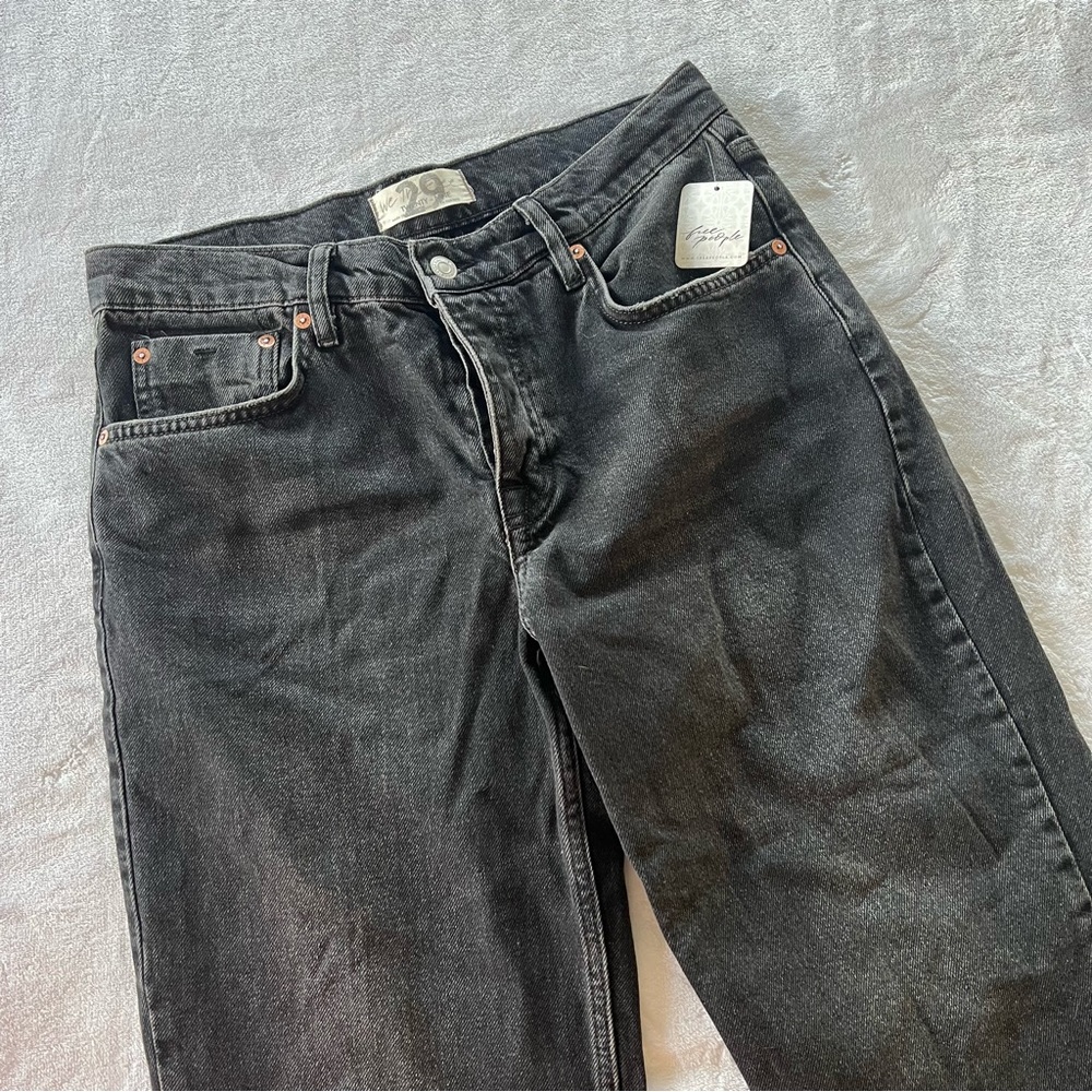 Free People NWT Lucia Low Rise Ankle Crop Jeans - Picture 3 of 9